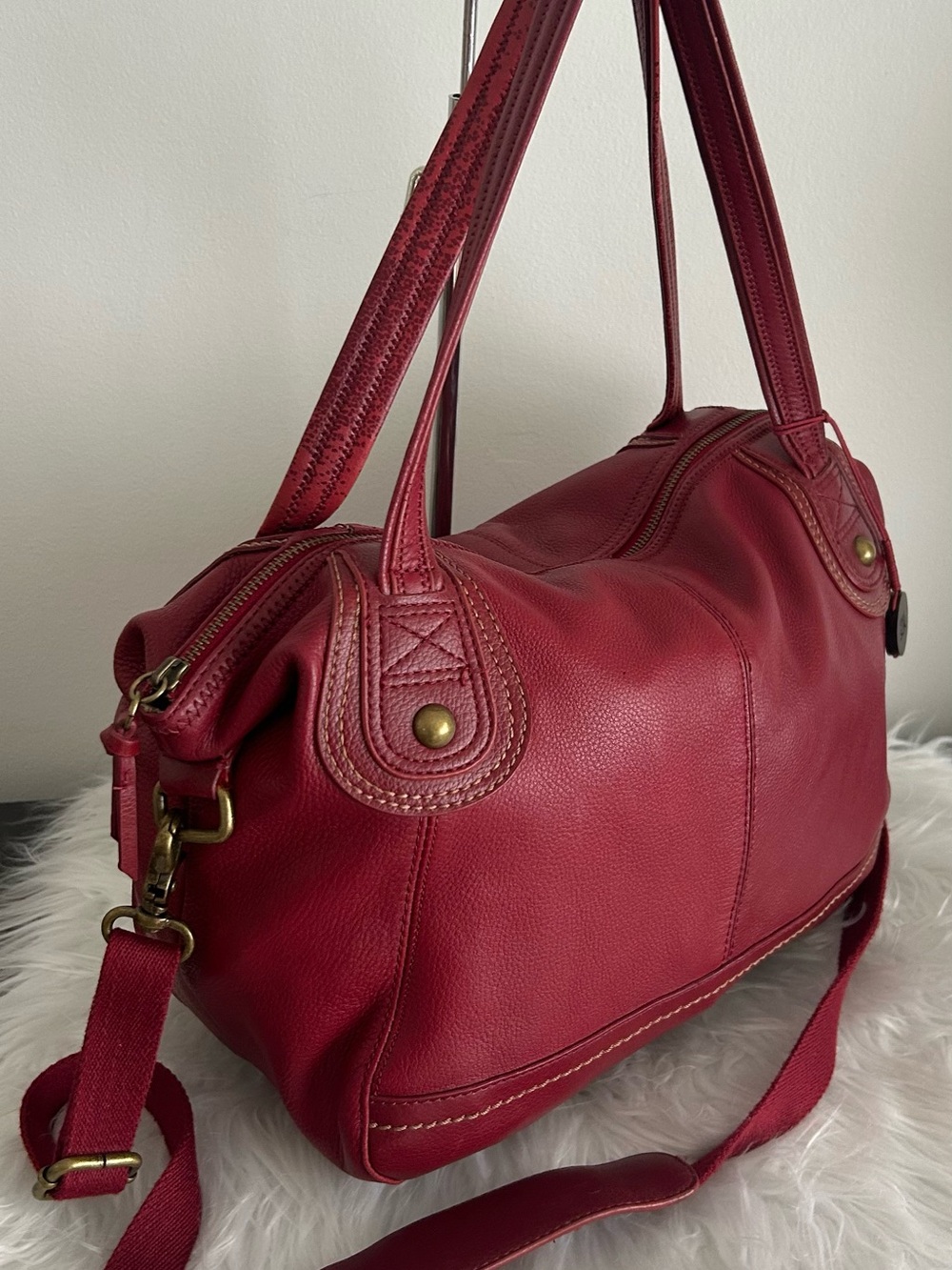 The Sak Red Leather Convertible Shoulder Crossbody Bag Brass Hardware - Picture 6 of 13